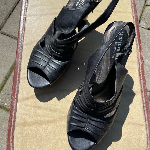 Naturalizer Black Leather Open Toe Slingbacks - Picture 2 of 4